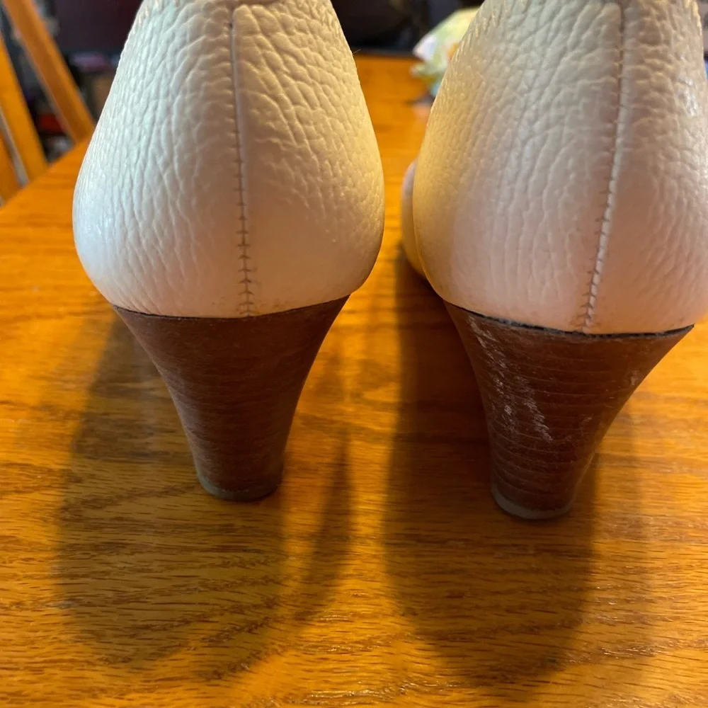 Tory Burch White Leather Pumps